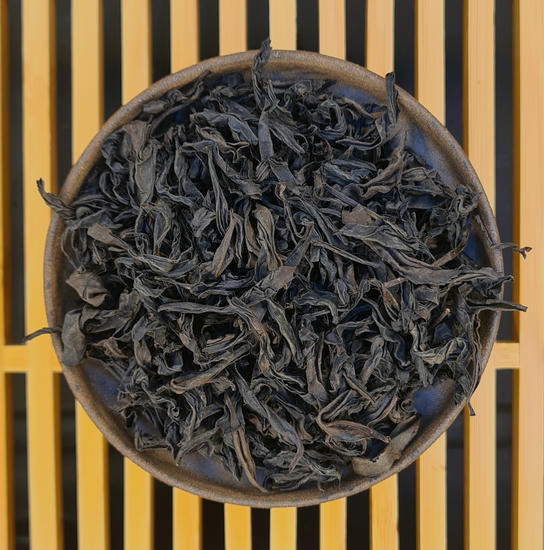 Темный Вулканический улун "Жоу Гуй с горы УИ"