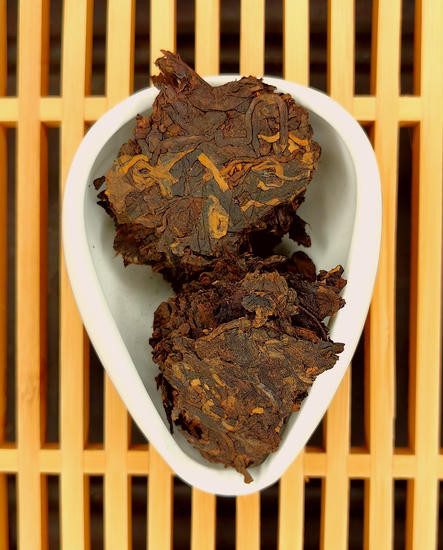 Шу Пуэр "Тун Цин Хао" - 2004 г. 357 гр.