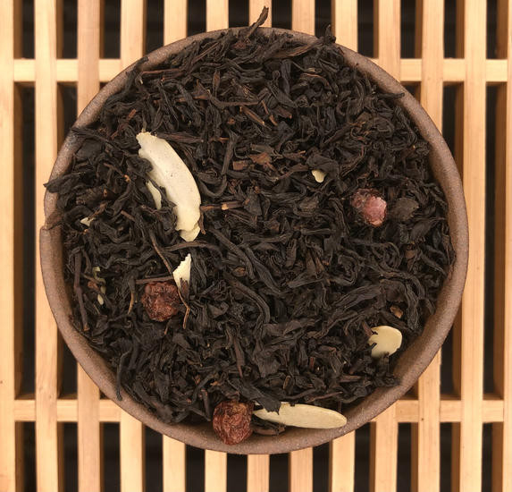 Черный Индийский чай "Брусника с миндалем"