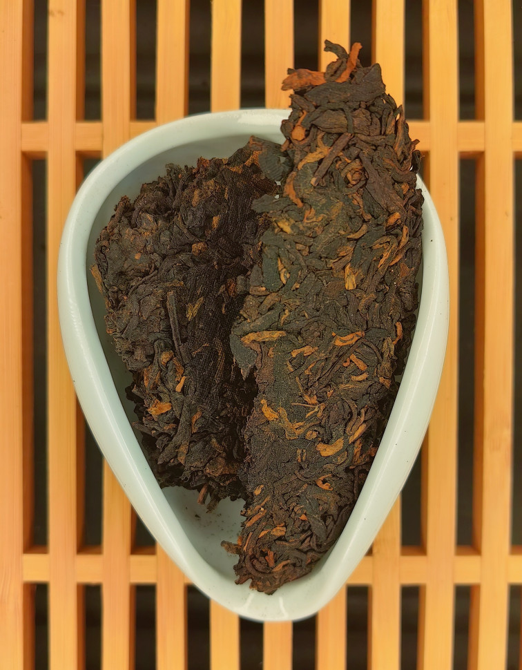 Шу Пуэр Пувэнь "Юэ Чень Юэ Сянь Лао" - 2005 г.