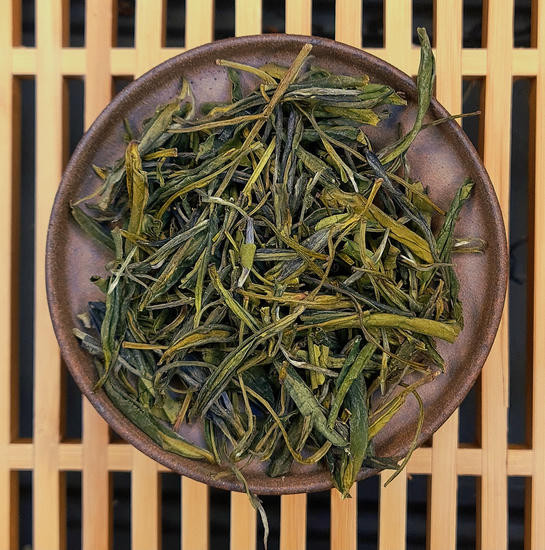 Жёлтый Китайский чай "Хо Шань Хуан Я" - Желтые почки с горы Хо Шань