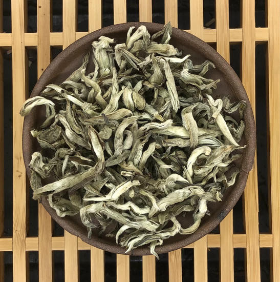 Белый чай "Сюэ Лун" - Снежный дракон 2025 г.